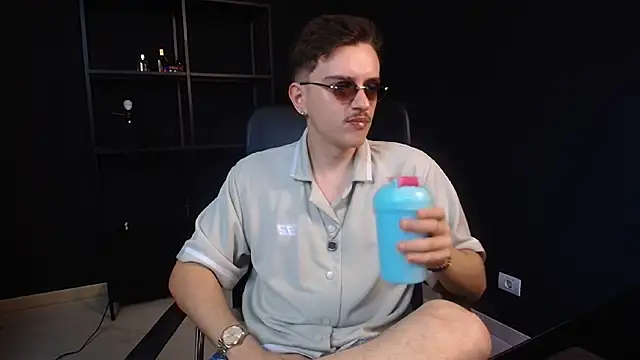 FelixStarkk online show from June 25, 2026, 5:56 am