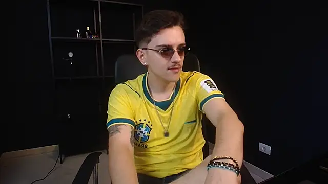 FelixStarkk online show from June 26, 2026, 5:01 am