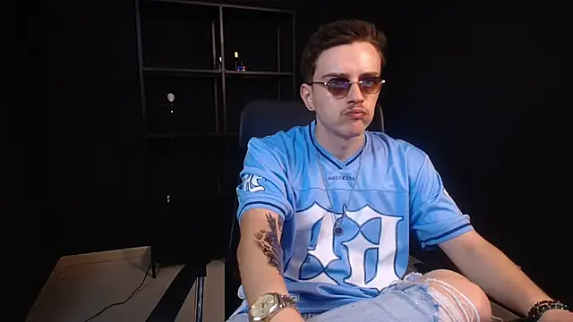 FelixStarkk online show from July 17, 2026, 5:36 am