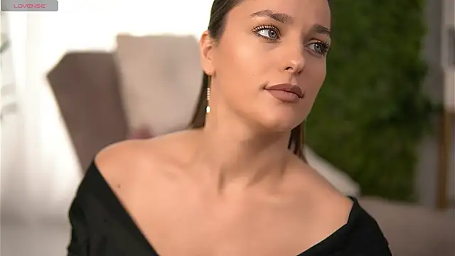 FreyaHeart online show from October 12, 2025, 6:23 am