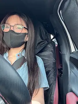 Linh 2004 online show from September 30, 2025, 5:01 am