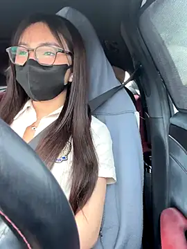 Linh 2004 online show from October 16, 2025, 5:52 am