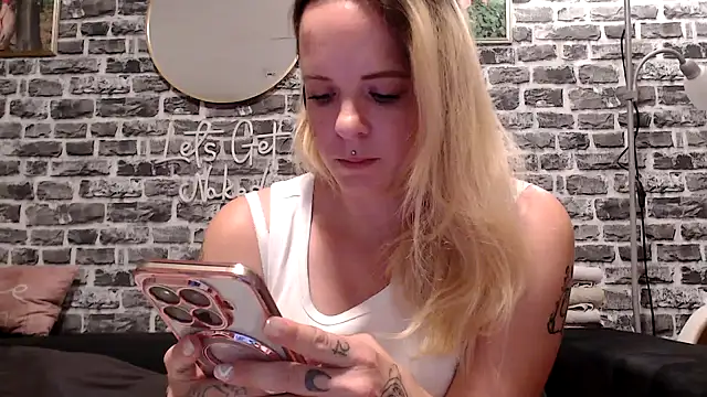 Snapshot of SexyMilf_37 chatting on June 9, 2026, 8:31 pm SexyMilf 37 online show from June 9, 2026, 8:31 pm