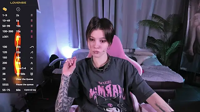 MiraVelle online show from October 4, 2025, 9:13 pm