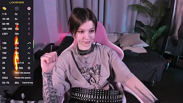 MiraVelle online show from October 9, 2025, 9:24 pm