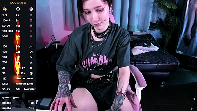 MiraVelle online show from October 19, 2025, 9:37 pm