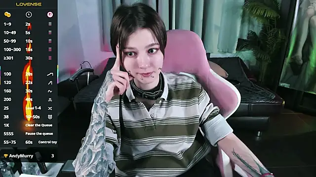 MiraVelle online show from October 20, 2025, 9:48 pm