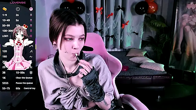 MiraVelle online show from October 23, 2025, 9:46 pm