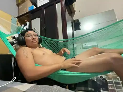 AlejXndroKD online show from September 21, 2025, 2:29 pm