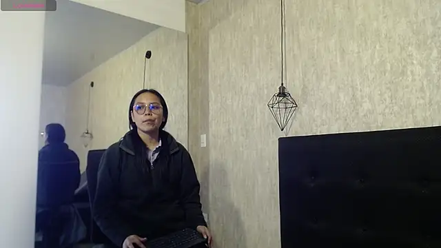 katalina07 1 online show from November 19, 2025, 1:33 pm