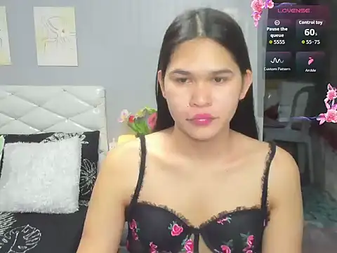 Snapshot of AlianaBlair chatting on October 25, 2025, 1:18 pm AlianaBlair online show from October 25, 2025, 1:18 pm