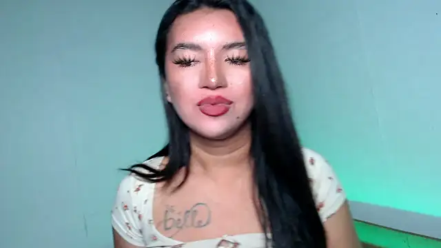 Snapshot of thinker_belle chatting on October 22, 2025, 3:23 pm thinker belle online show from October 22, 2025, 3:23 pm