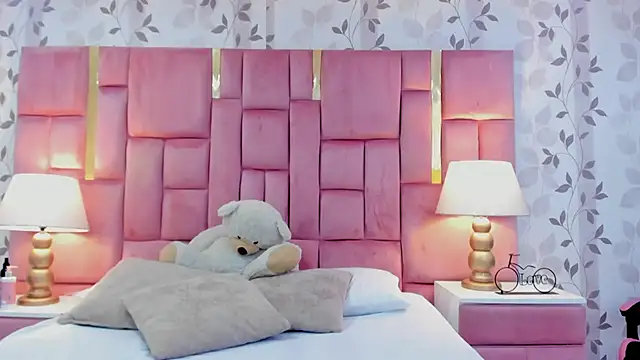 GabyMoreau online show from March 6, 2026, 8:38 pm