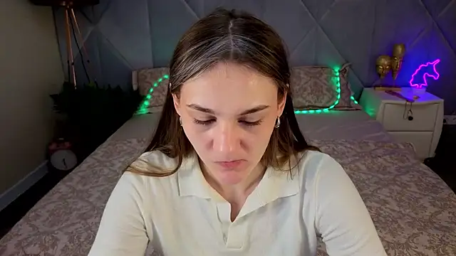 DiamondGoldie online show from October 13, 2025, 7:30 am