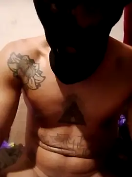 Snapshot of Golonzo1996 chatting on November 25, 2025, 1:38 am Golonzo1996 online show from November 25, 2025, 1:38 am