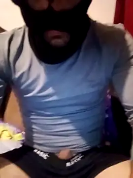 Snapshot of Golonzo1996 chatting on November 27, 2025, 8:33 pm Golonzo1996 online show from November 27, 2025, 8:33 pm