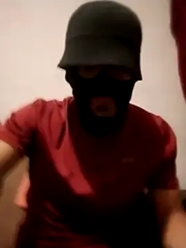 Snapshot of Golonzo1996 chatting on December 2, 2025, 11:11 pm Golonzo1996 online show from December 2, 2025, 11:11 pm