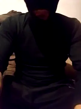 Snapshot of Golonzo1996 chatting on December 5, 2025, 9:18 am Golonzo1996 online show from December 5, 2025, 9:18 am