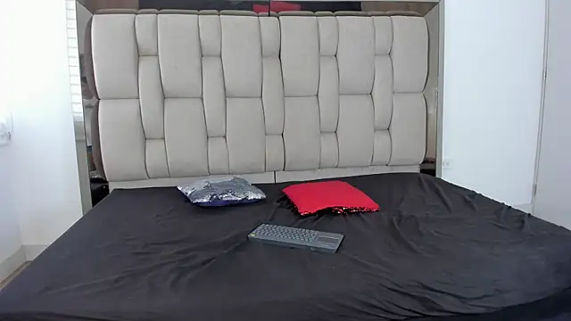 Enzo issis online show from October 29, 2025, 6:20 pm