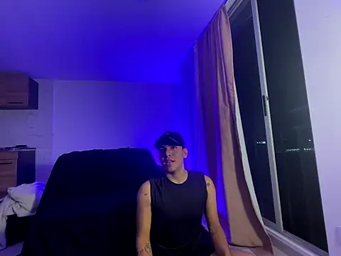 Snapshot of Axel_Hunter chatting on October 8, 2025, 4:43 am Axel Hunter online show from October 8, 2025, 4:43 am
