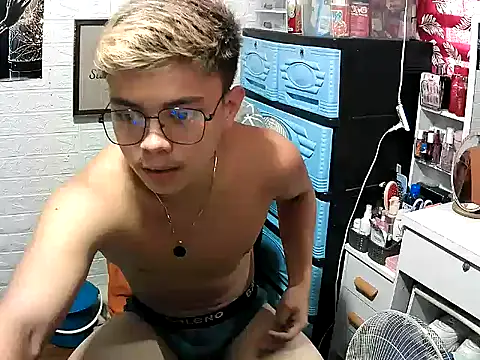 Pinoy slutcummer69 online show from December 18, 2025, 7:14 am