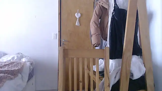 8venus8 online show from November 11, 2025, 1:33 pm