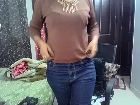 Snapshot of Meri_Cutie_Pie chatting on November 29, 2025, 6:22 pm Meri Cutie Pie online show from November 29, 2025, 6:22 pm