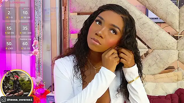 Snapshot of Tessa_Owenss chatting on October 22, 2025, 7:02 pm Tessa Owenss online show from October 22, 2025, 7:02 pm