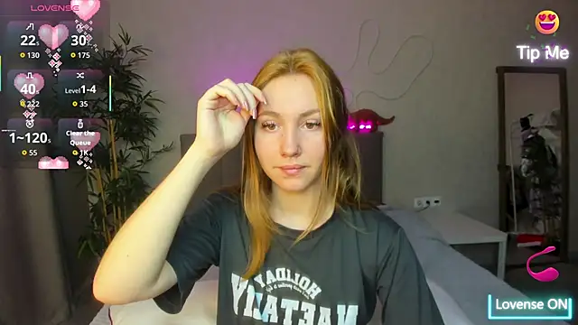 Luna G0ld online show from October 24, 2025, 11:12 pm