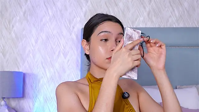 Snapshot of Sofy_Bradd chatting on October 8, 2025, 3:15 am Sofy Bradd online show from October 8, 2025, 3:15 am