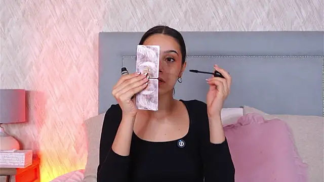 Snapshot of Sofy_Bradd chatting on October 11, 2025, 2:22 am Sofy Bradd online show from October 11, 2025, 2:22 am