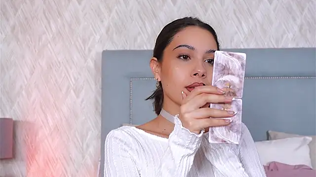 Snapshot of Sofy_Bradd chatting on October 15, 2025, 3:17 am Sofy Bradd online show from October 15, 2025, 3:17 am