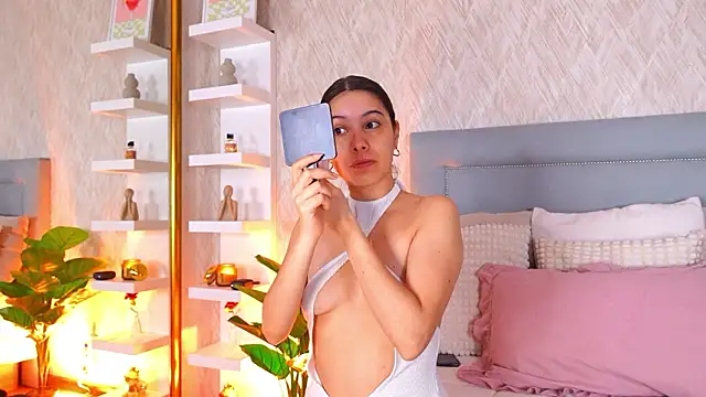 Sofy Bradd online show from March 27, 2026, 8:20 am