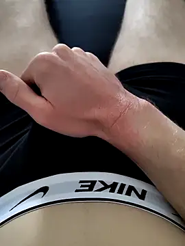 Snapshot of _-neo-_ chatting on November 9, 2025, 12:14 pm -neo- online show from November 9, 2025, 12:14 pm