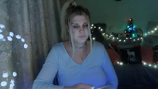 Snapshot of TsPostophere chatting on December 11, 2024, 1:06 pm TsPostophere online show from December 11, 2024, 1:06 pm