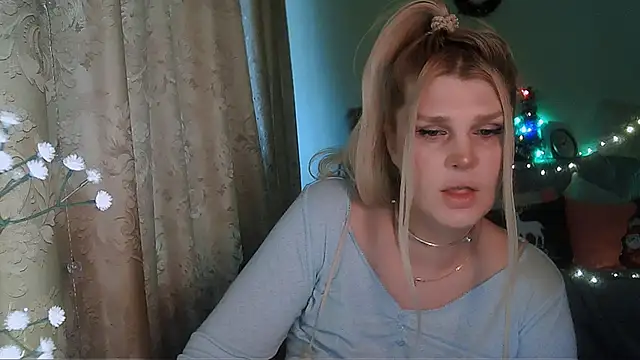 Snapshot of TsPostophere chatting on December 12, 2024, 10:45 am TsPostophere online show from December 12, 2024, 10:45 am