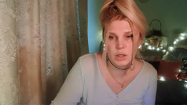 Snapshot of TsPostophere chatting on January 13, 2025, 10:58 am TsPostophere online show from January 13, 2025, 10:58 am