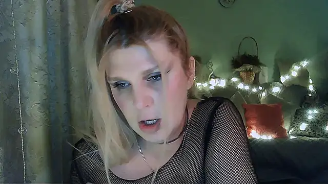Snapshot of TsPostophere chatting on February 2, 2025, 1:41 pm TsPostophere online show from February 2, 2025, 1:41 pm