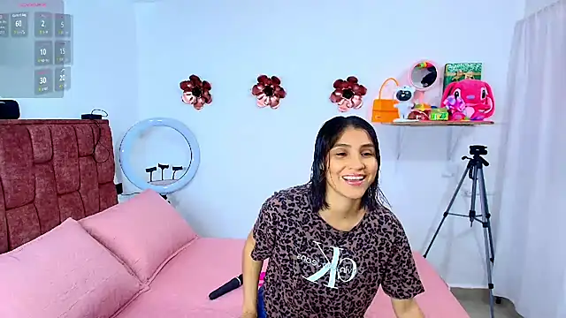 Snapshot of Lunna_desire chatting on December 4, 2025, 11:02 pm Lunna desire online show from December 4, 2025, 11:02 pm