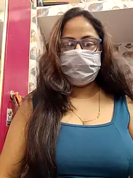 nisha 1110 online show from November 11, 2025, 1:33 pm