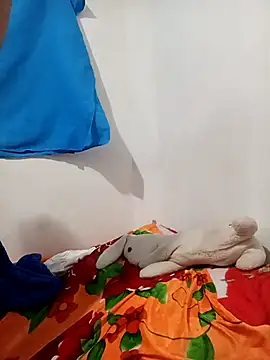 yaneth  online show from October 13, 2025, 11:27 pm