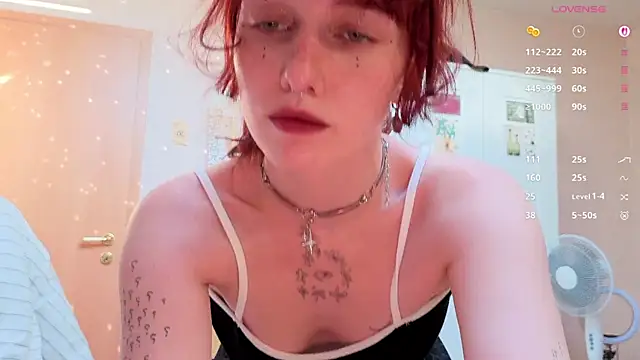 LeelooYolo online show from July 17, 2026, 4:45 pm