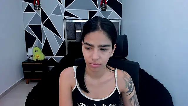 valeria-duarte online show from April 8, 2026, 1:11 pm