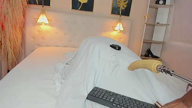 Cinnamon Star online show from February 7, 2026, 12:20 pm