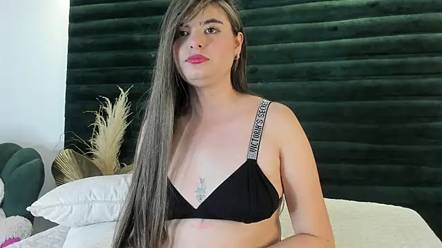 LiliCarterm online show from April 12, 2026, 3:33 am