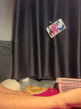 yang-2269 online show from October 24, 2025, 9:11 pm