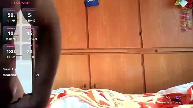 Snapshot of Badeanzug chatting on October 31, 2025, 1:12 pm Badeanzug online show from October 31, 2025, 1:12 pm