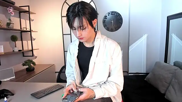  ANGELL DUSTT  online show from October 18, 2025, 12:24 am