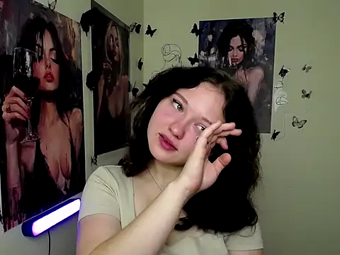 LadyAlice  online show from October 6, 2025, 6:22 am