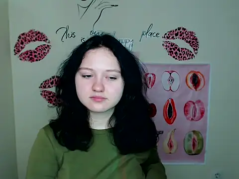 LadyAlice  online show from November 6, 2025, 7:20 am